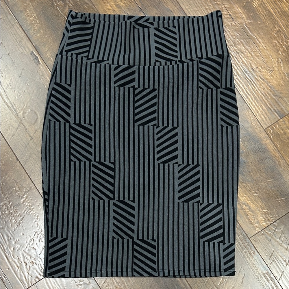 LuLaRoe Black and Gray Geometric Pencil Skirt